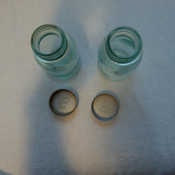 Homestead Shoppe Canning Jar Salt & Pepper Shakers Light Green Lapaz IN Vintage - Picture 4 of 4